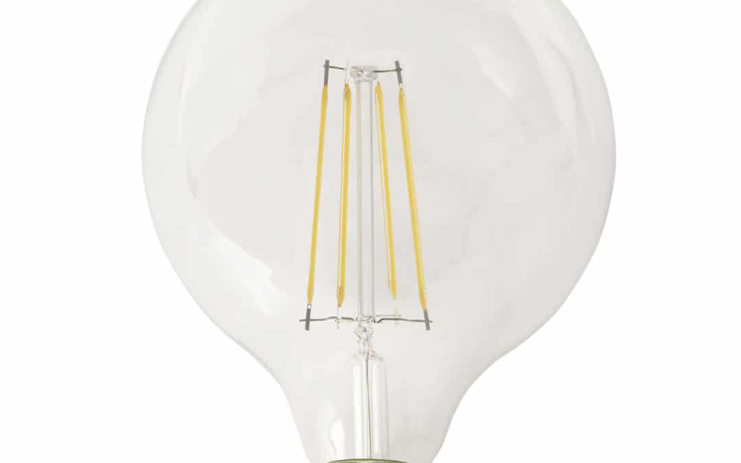 LED Classic Filament Globe Lamp E26 Base, Clear – 4.9″, 4.5W, 22K